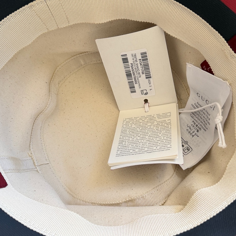 Gucci Red and White Striped Logo Bucket Hat - Picture 7 of 7